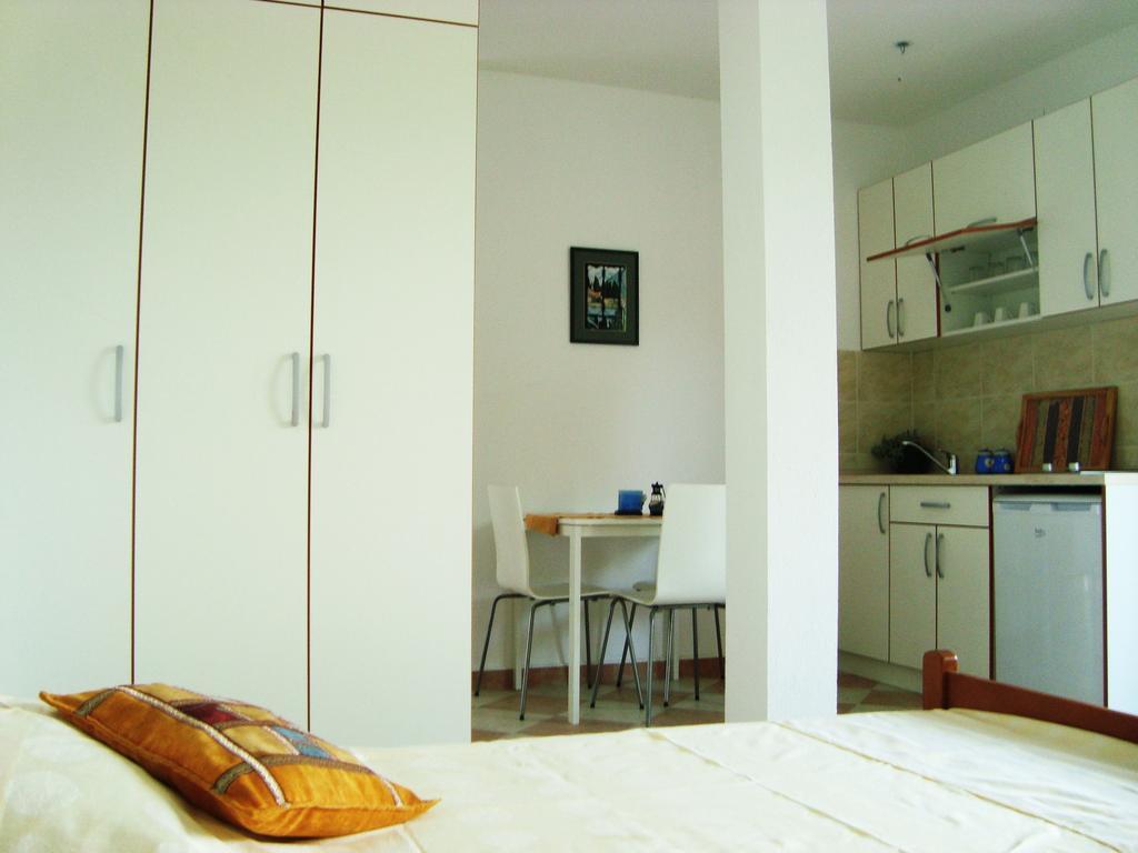 Apartments Rolovina تيفات الغرفة الصورة